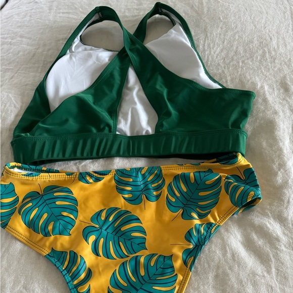 Cute green and yellow gold palm print tankini - Picture 2 of 9